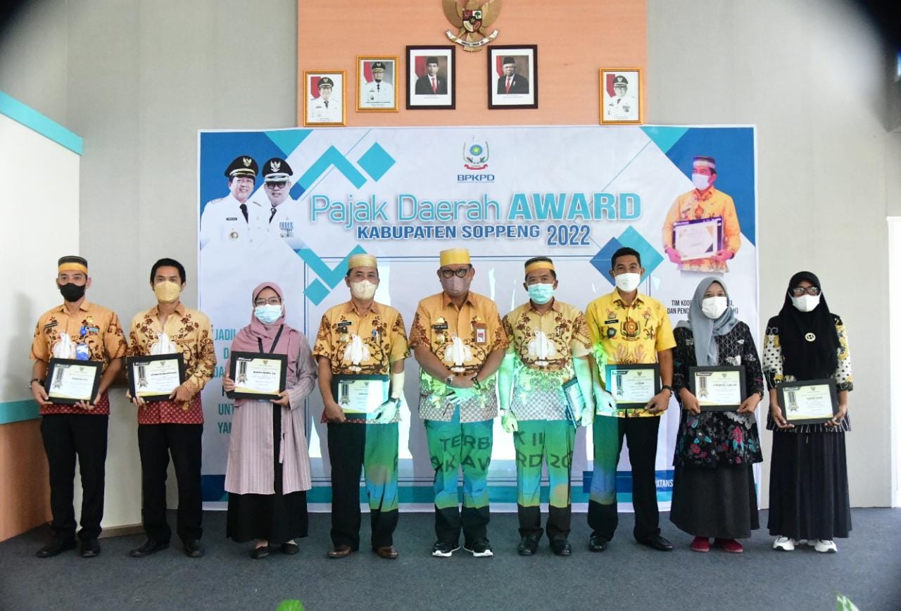 Optimalisasi Pendapatan Daerah Tahun 2022, Pemkab Soppeng Apresiasi Wajib Pajak dan Petugas Pajak Daerah